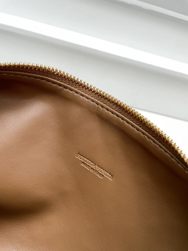 Vibrant BX Top Handle Bags 79918