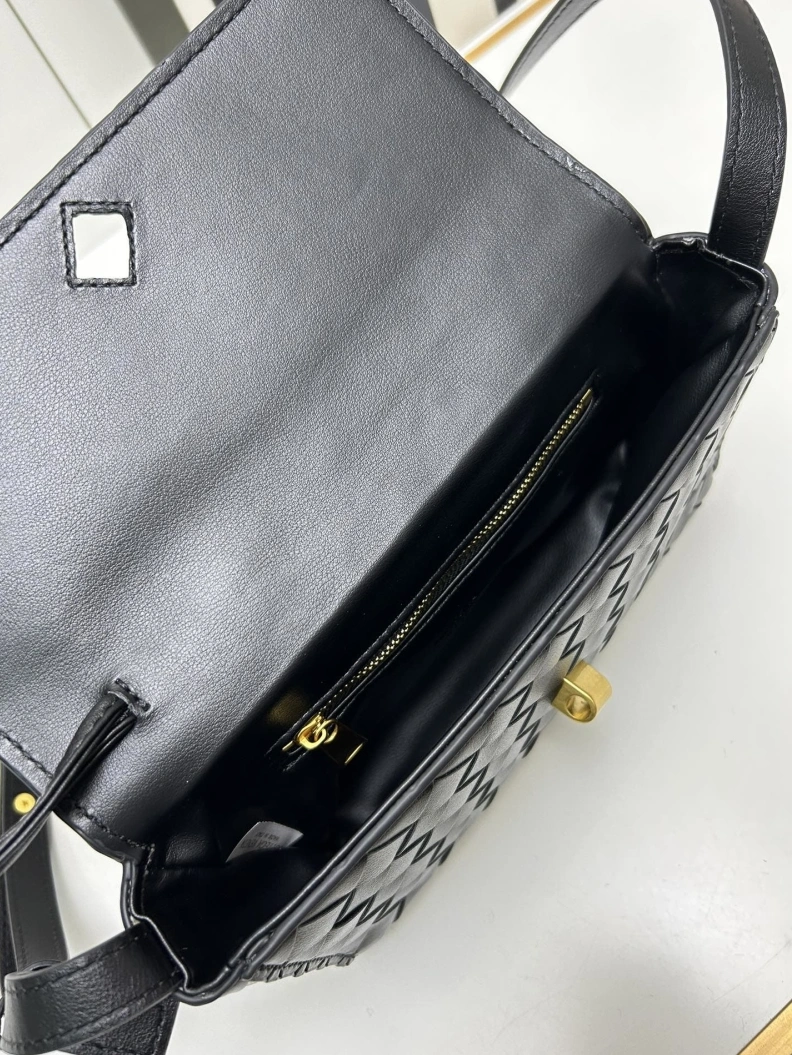 BX Clutch Trendy 80001