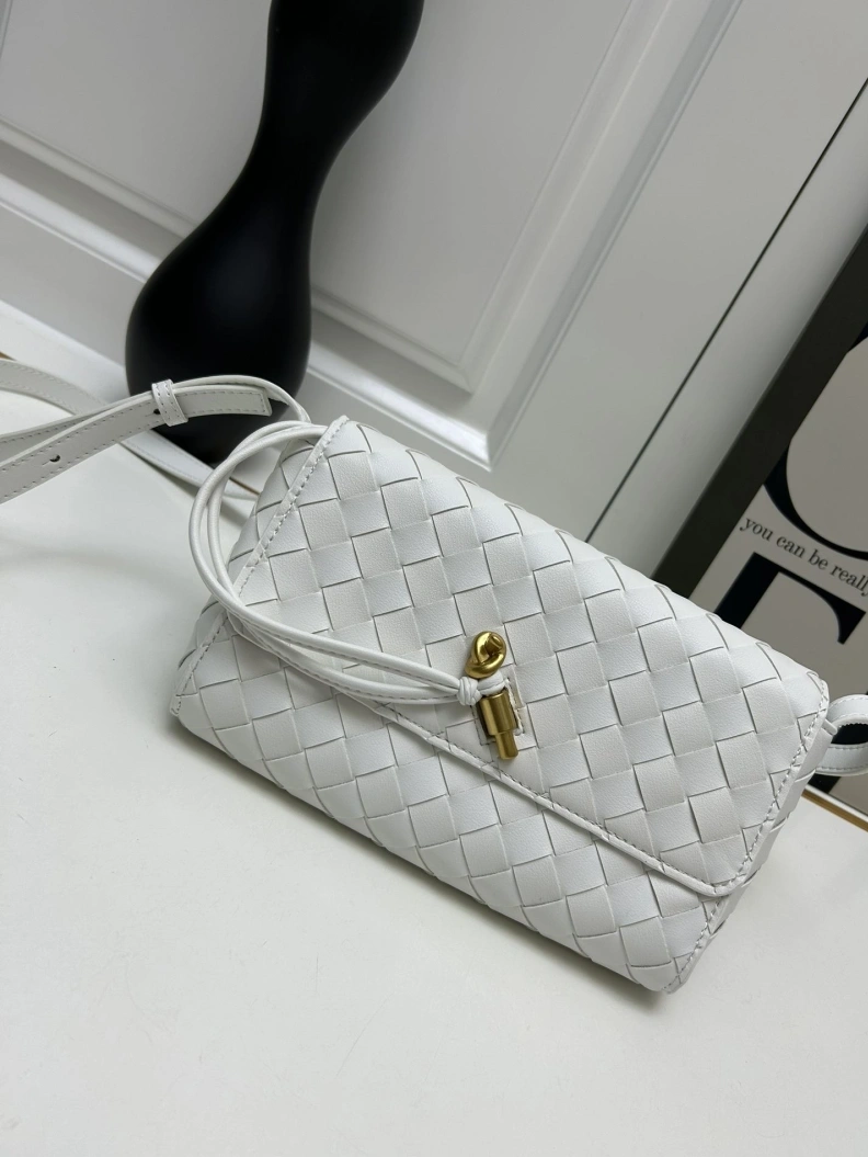 WellDesigned BX Clutch 80006