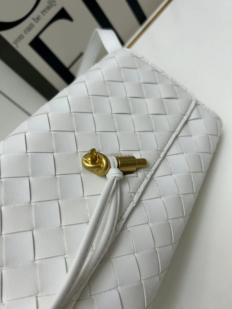 WellDesigned BX Clutch 80006