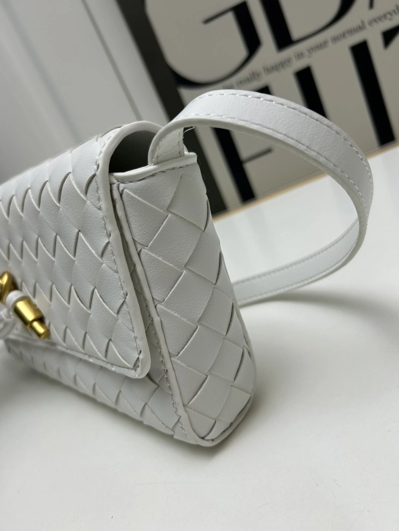 WellDesigned BX Clutch 80006