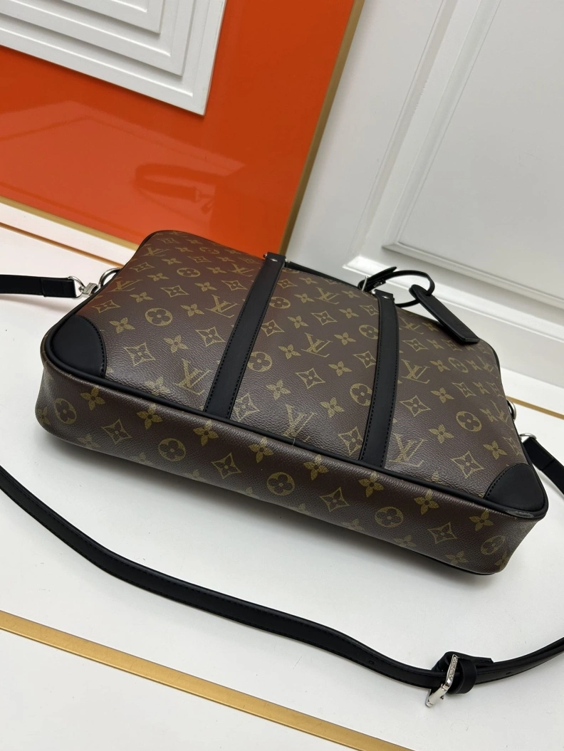 Comfortable LX Mens Briefcases 23646