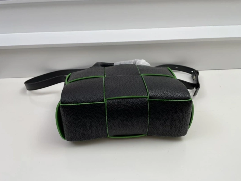 Resilient BX Shopping Bags 79948