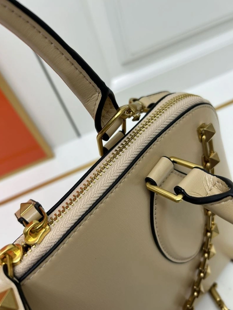 Bold Vxlxntino Handle Bags 79309