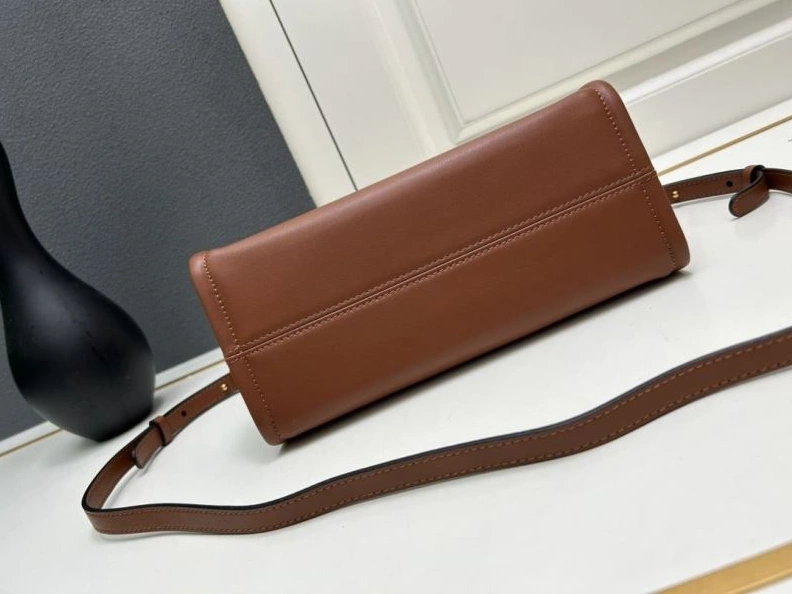 AllSeason Vxlxntino Handle Bags 79312