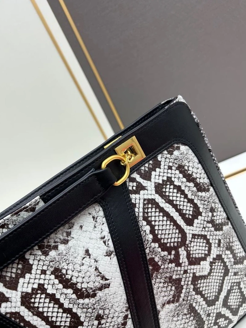 AllSeason Vxlxntino Handle Bags 79291