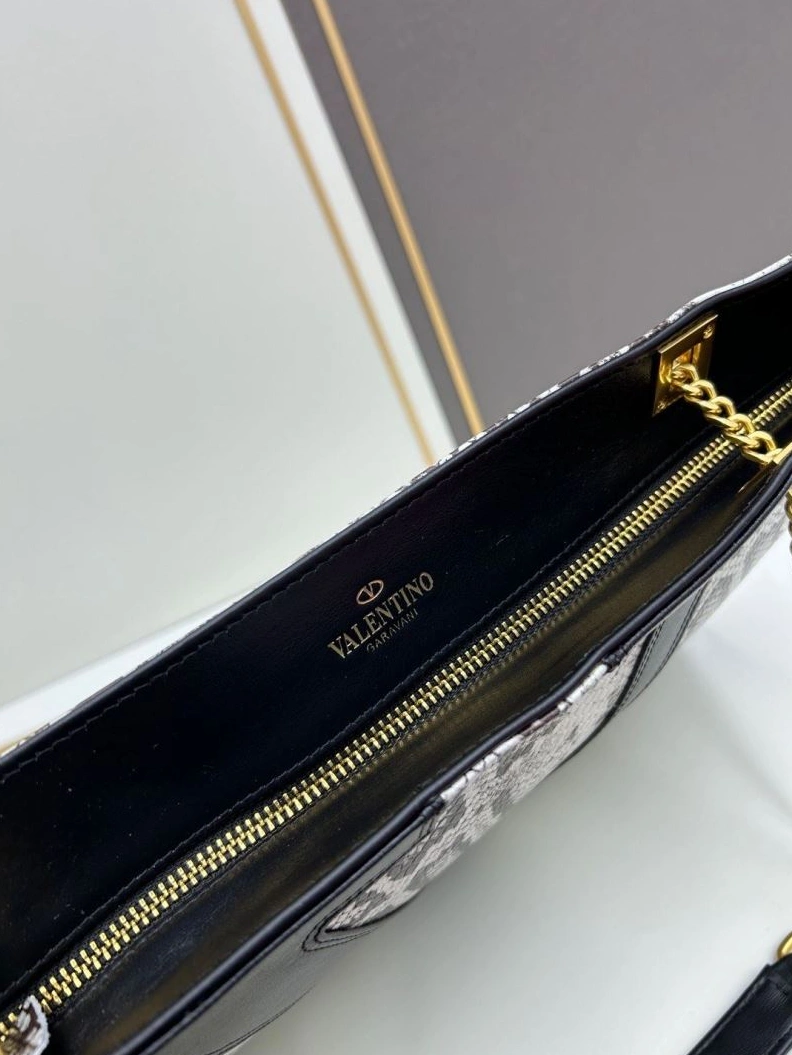 AllSeason Vxlxntino Handle Bags 79291
