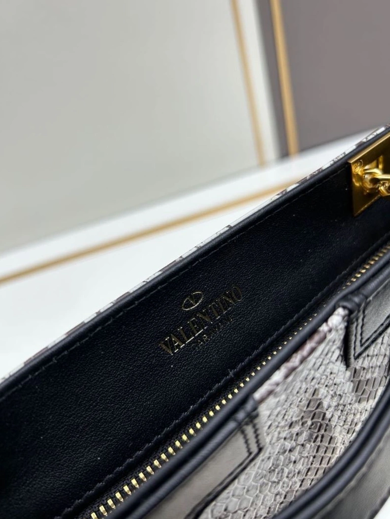 Cozy Vxlxntino Handle Bags 79267
