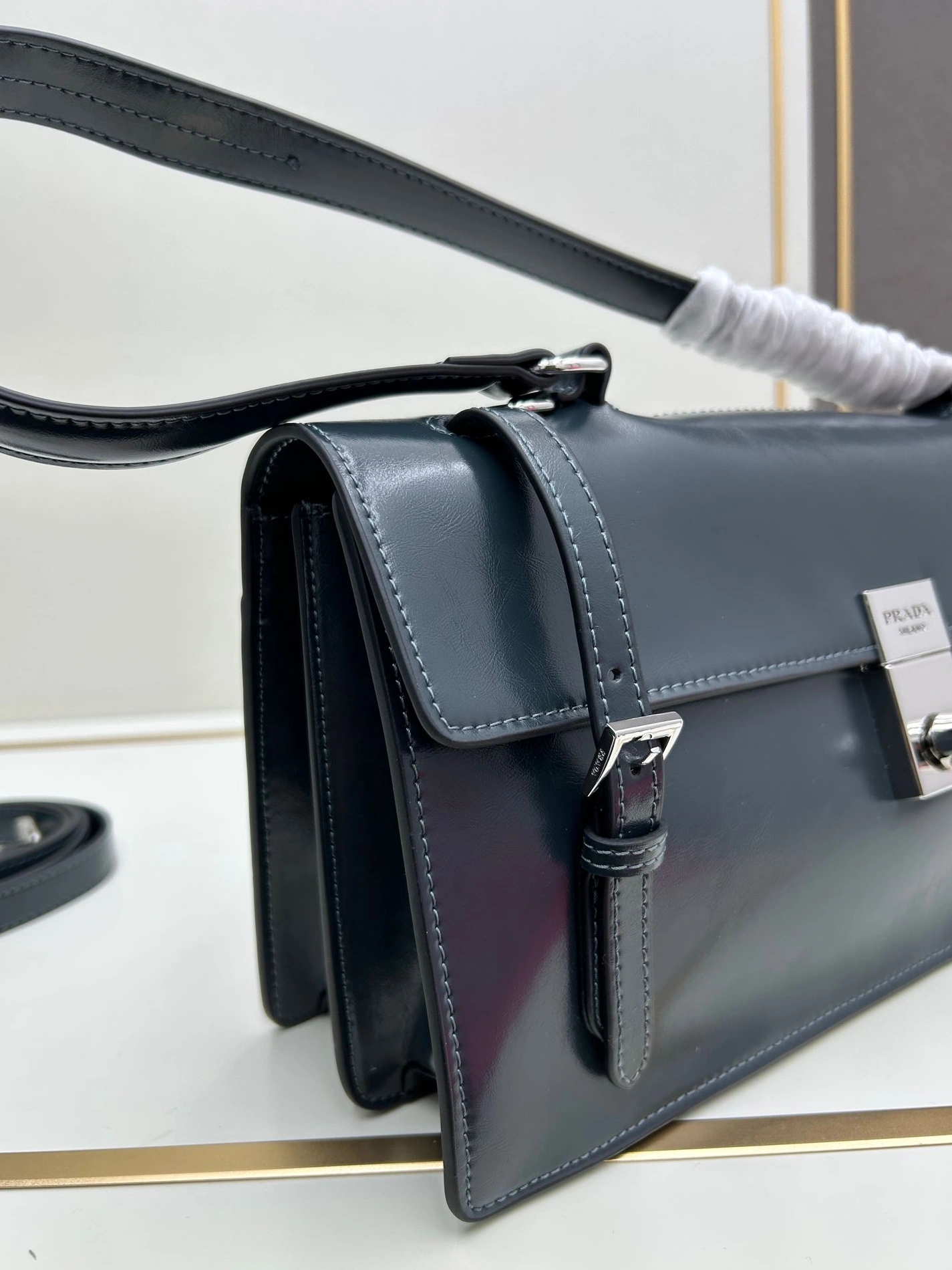 Compact Prxdx Top Handle Bags 59250