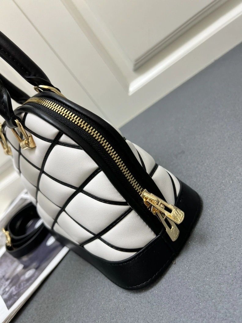 Sophisticated LX Top Handle Bags 23575