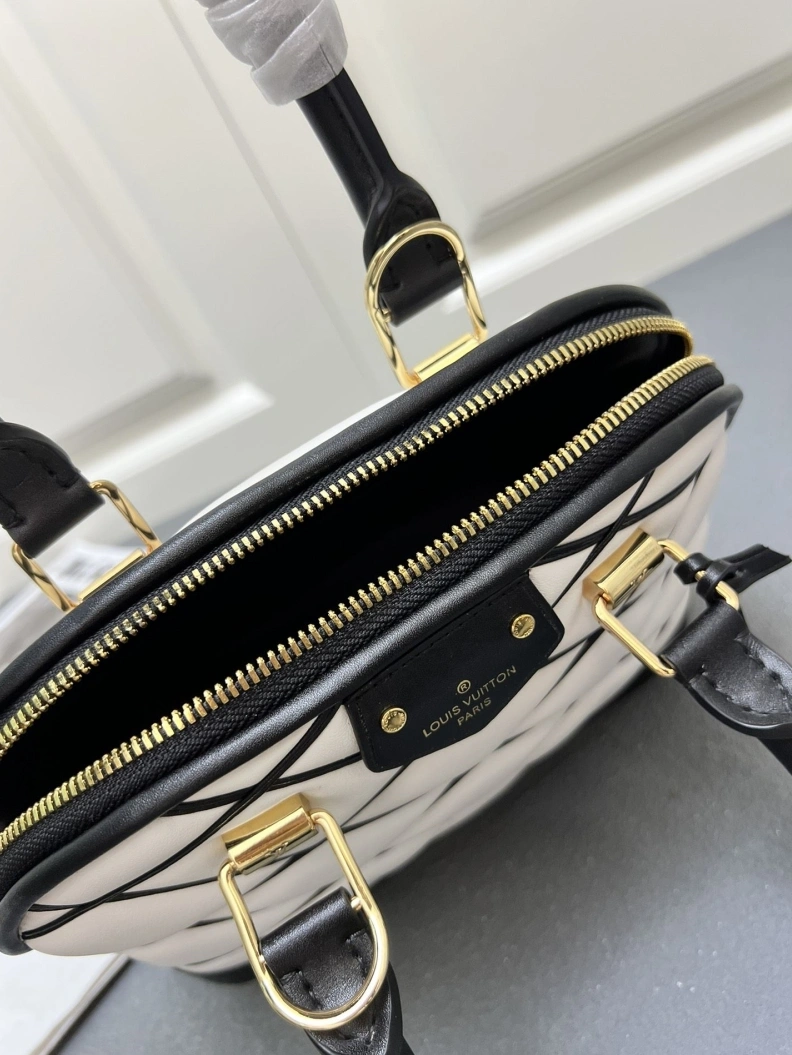 Sophisticated LX Top Handle Bags 23575