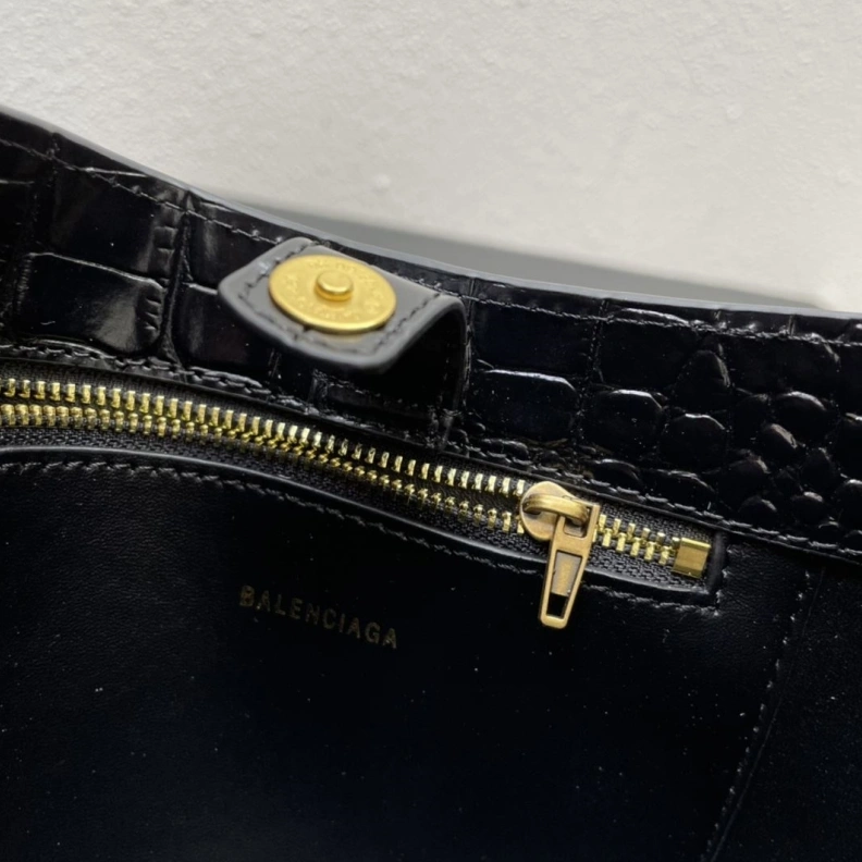 Efficient Bxlxnciaga Top Handle Bags 80526