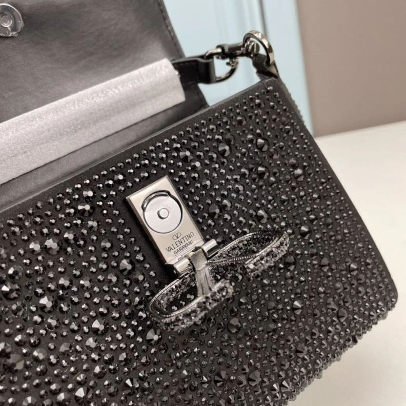 Vibrant Vxlxntino Handle Bags 79283