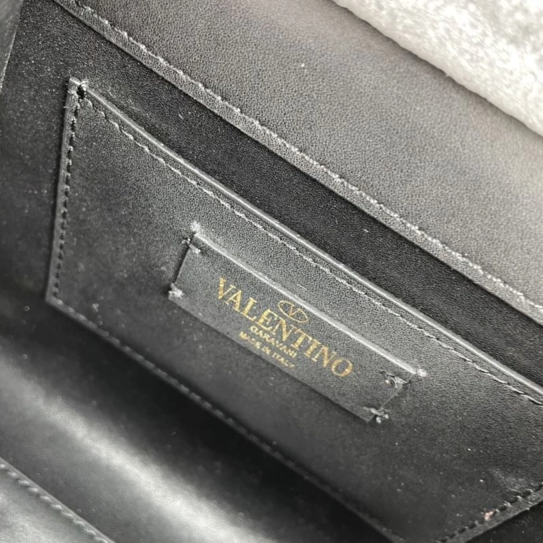Vibrant Vxlxntino Handle Bags 79283