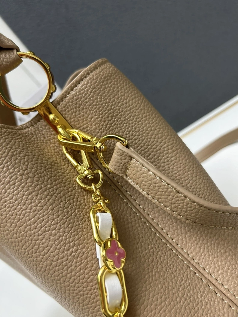 Breathable LX Caxucines Bags 23682