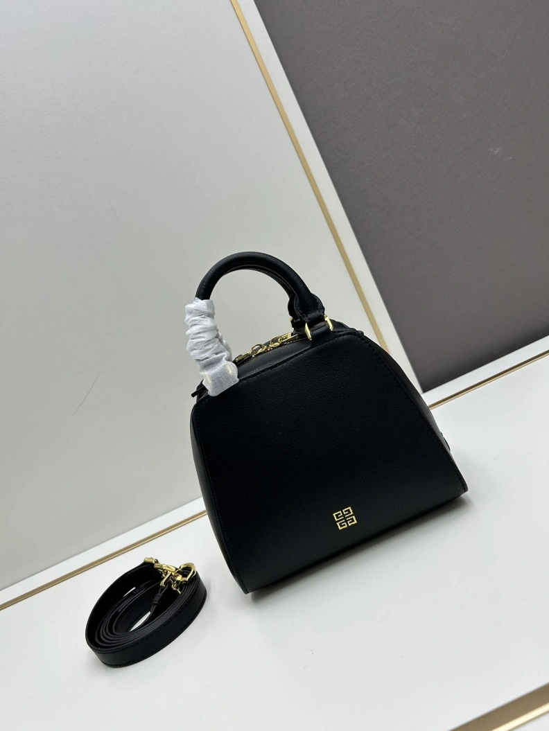 Gxvxnchy Handle Bags ModernLook 80187