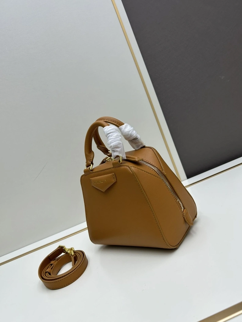Stylish Gxvxnchy Handle Bags 80192