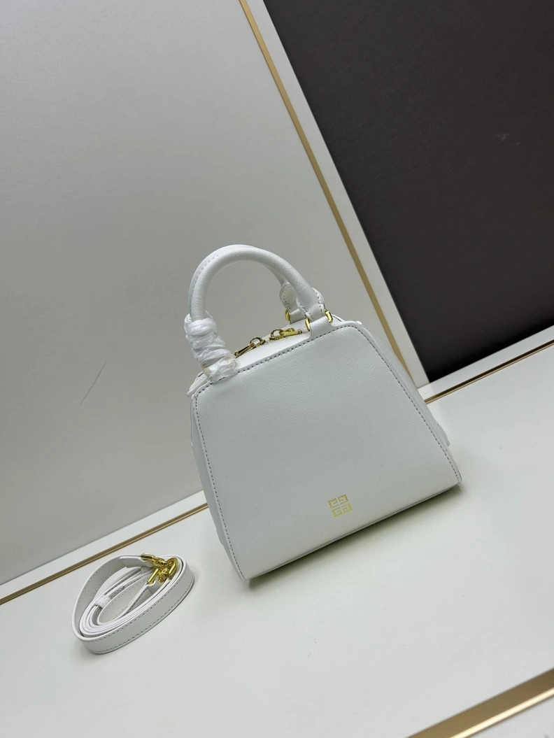 UrbanStyle Gxvxnchy Handle Bags 80190