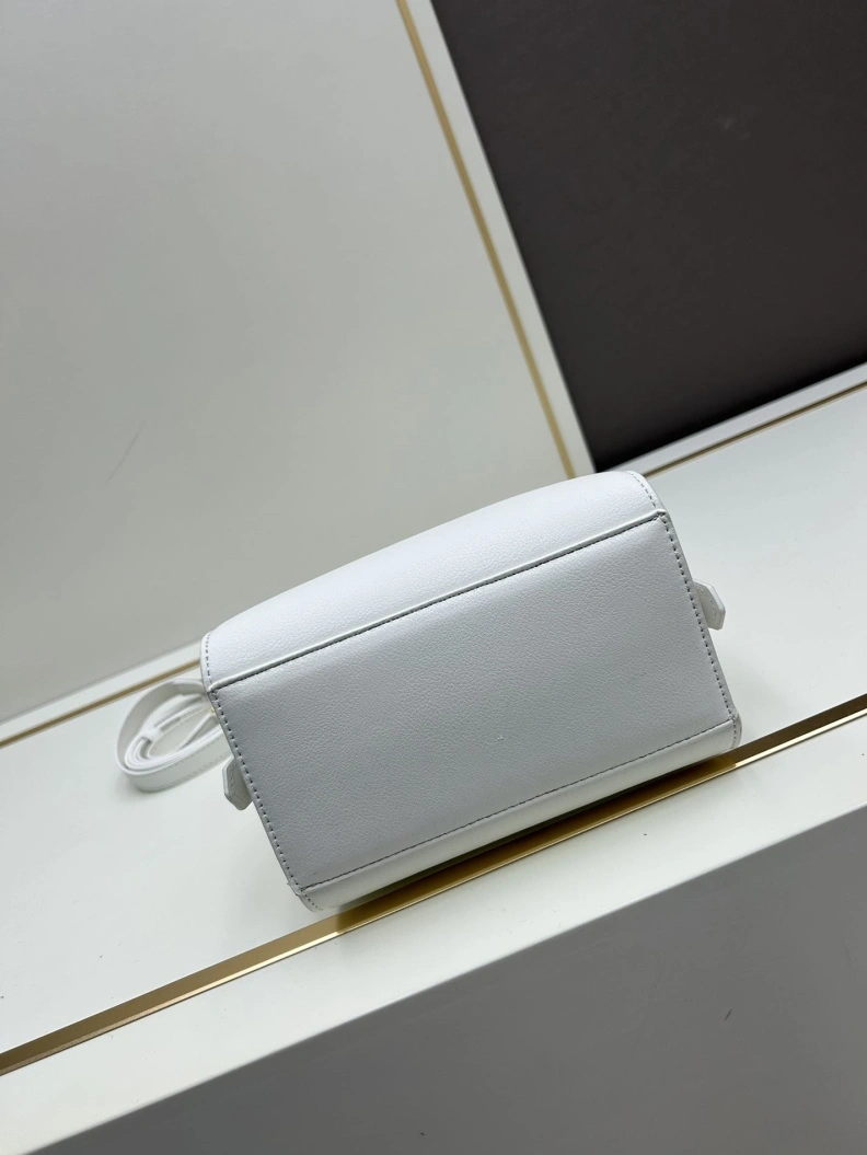 UrbanStyle Gxvxnchy Handle Bags 80190