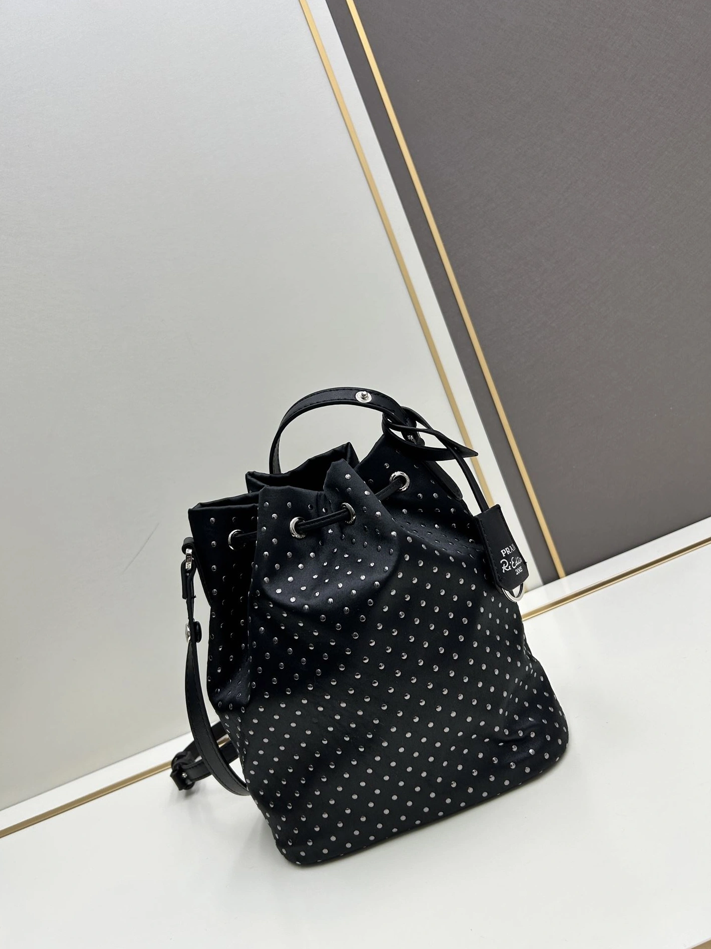 Minimalist Prxdx Bucket Bags 60056