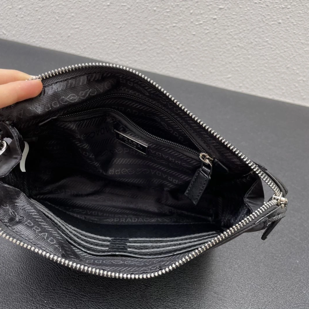 Comfortable Prxdx Clutch Bags 60012