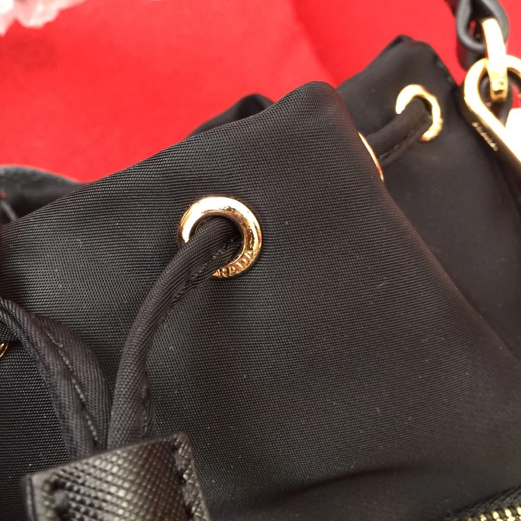 Flexible Prxdx Bucket Bags 60035