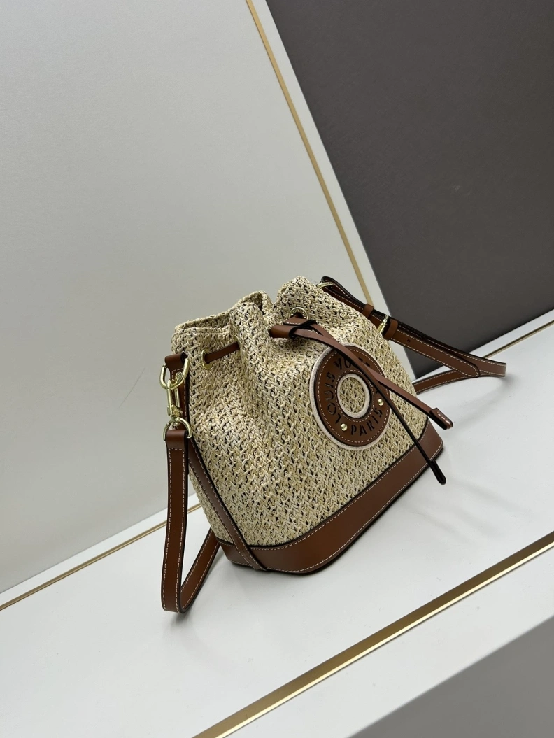 Classic LX Bucket Bags 23789