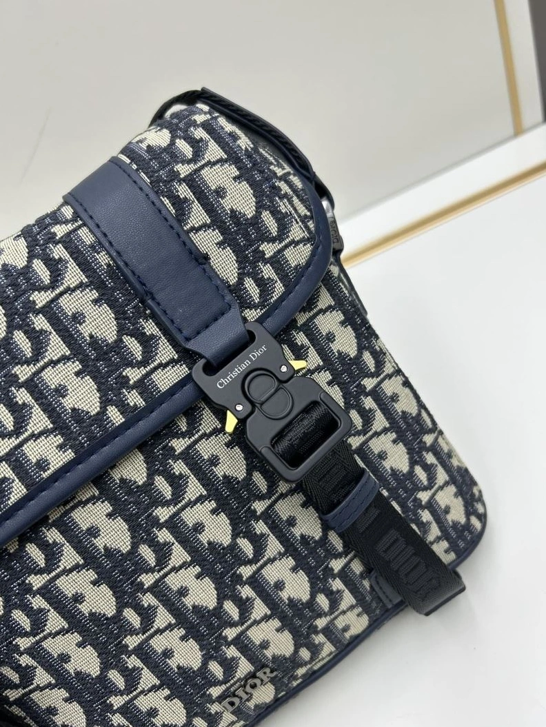 Efficient Dxxr Satchel bags 61977