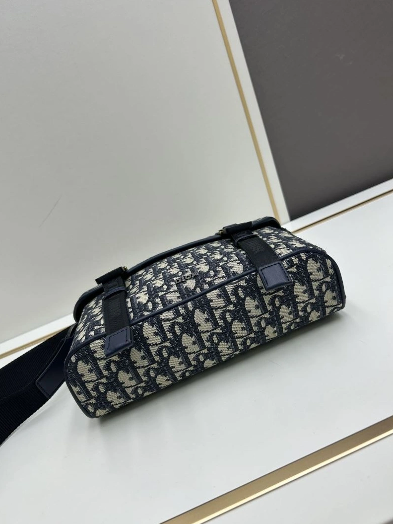 Efficient Dxxr Satchel bags 61977