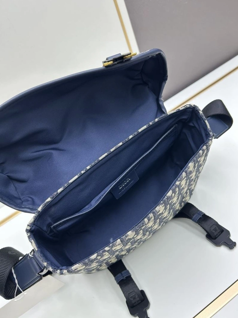 Efficient Dxxr Satchel bags 61977