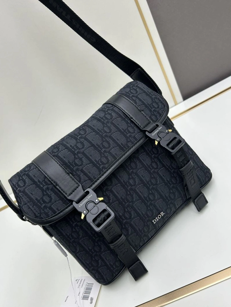 Trendsetting Dxxr Satchel bags 62018