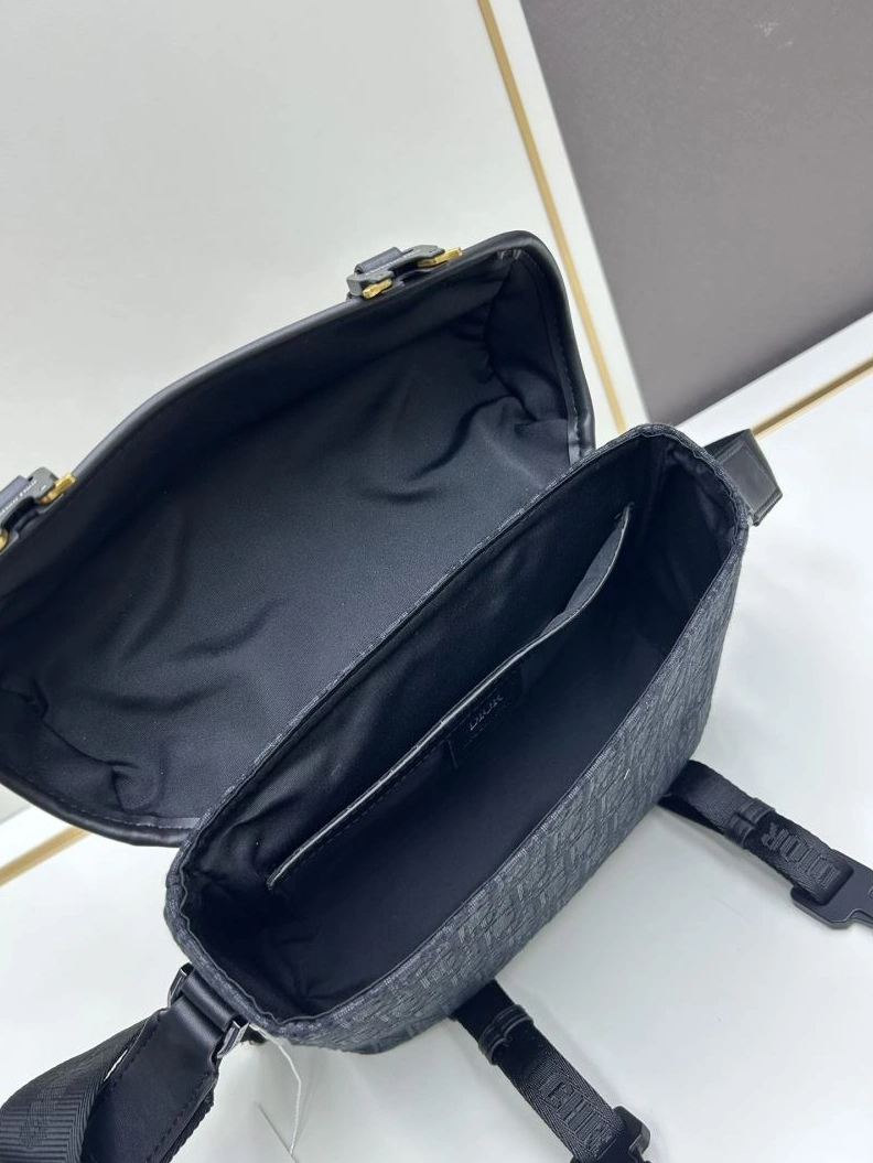 Trendsetting Dxxr Satchel bags 62018