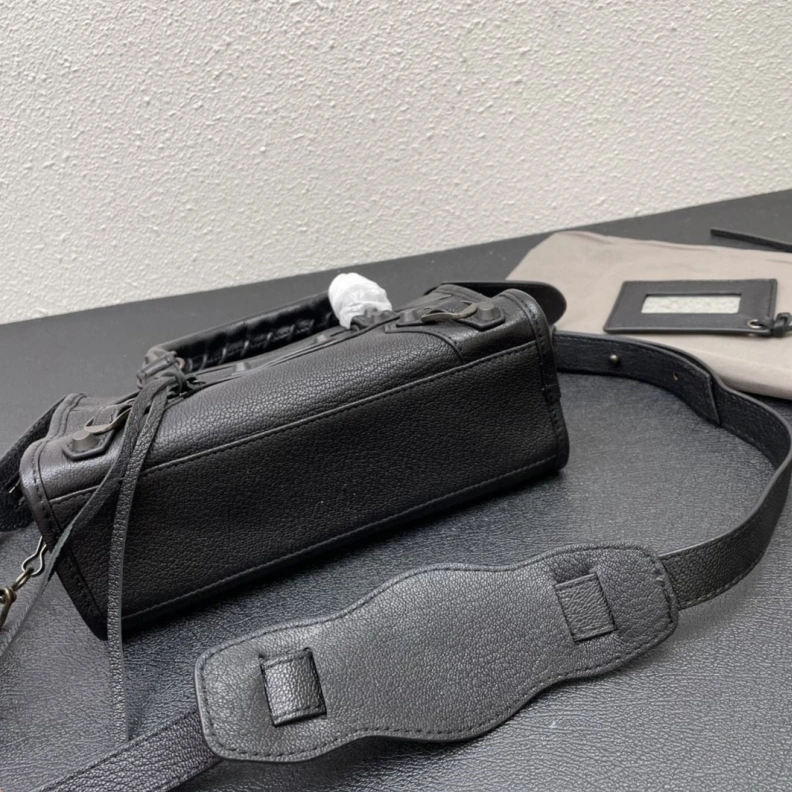 EasyMatch Bxlxnciaga Top Handle Bags 80510
