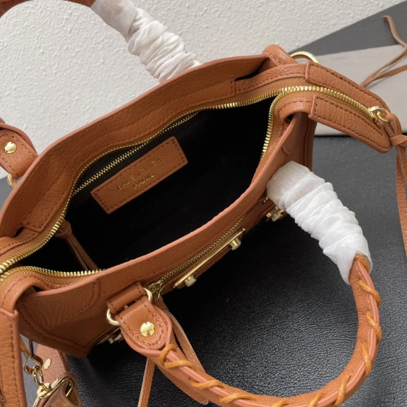 Flexible Bxlxnciaga Top Handle Bags 80465