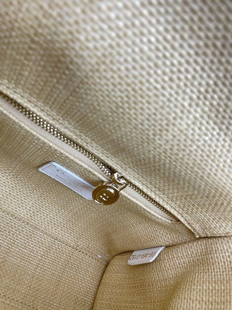Resilient Dxxr Shopping Bags 61901
