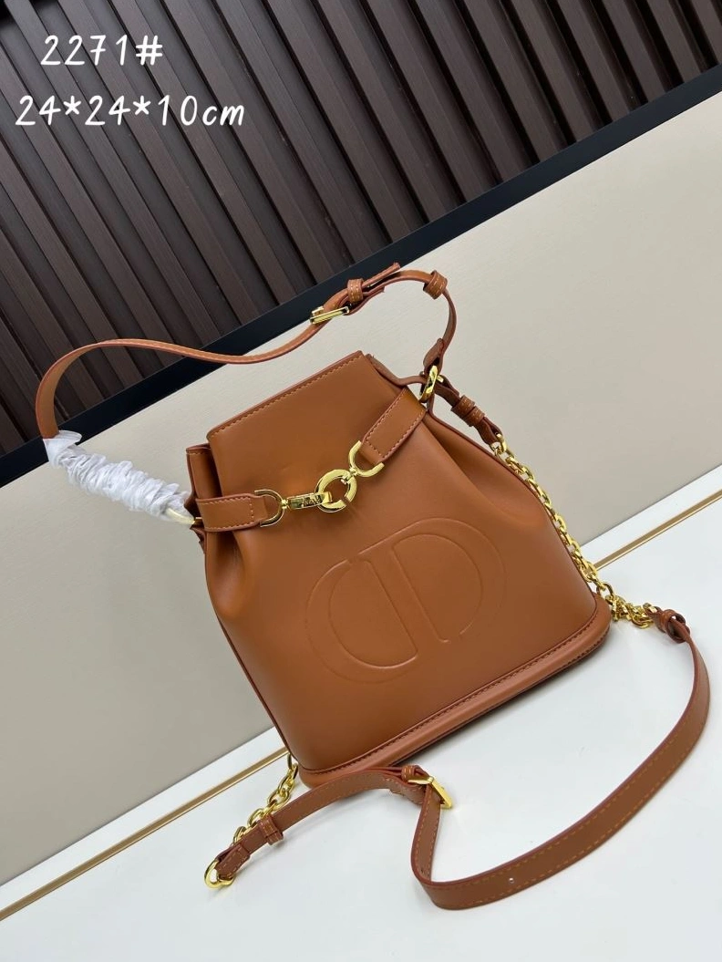 Compact Dxxr Bucket Bags 62059