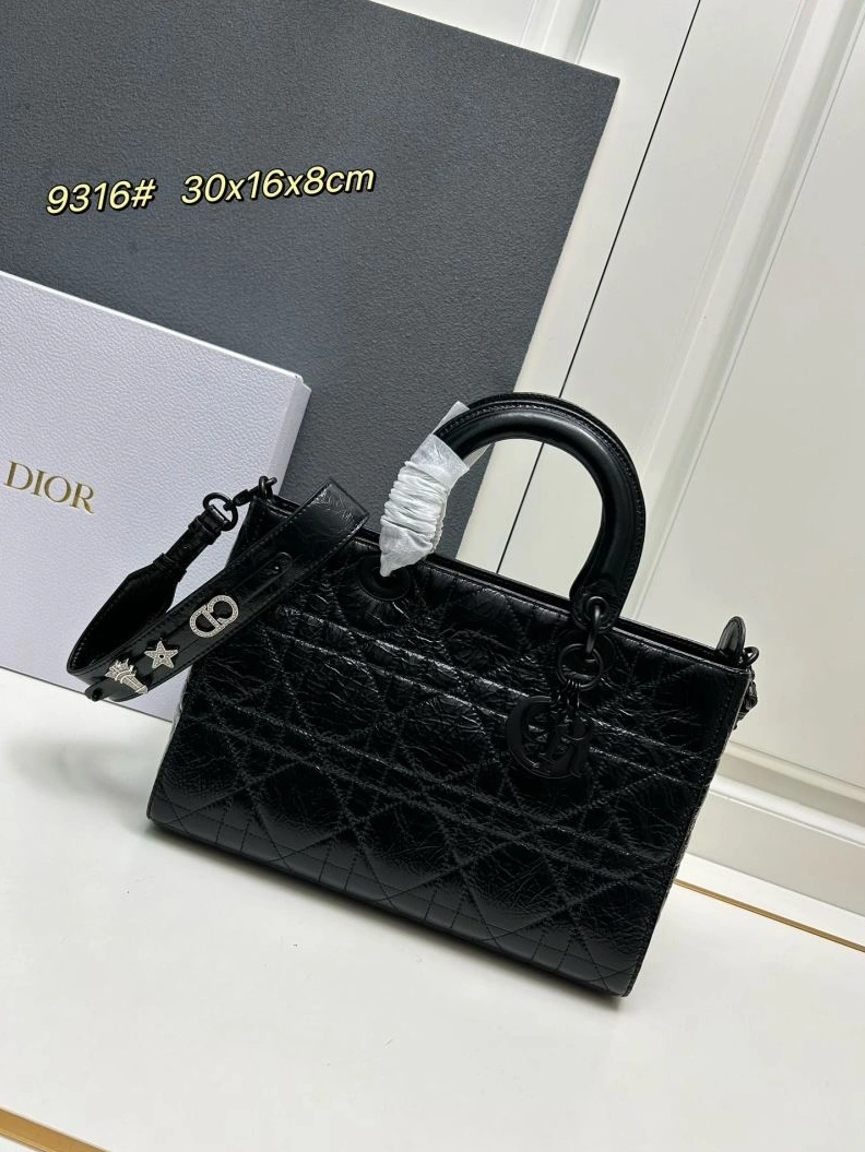 ModernLook Dxxr Shopping Bags 61909