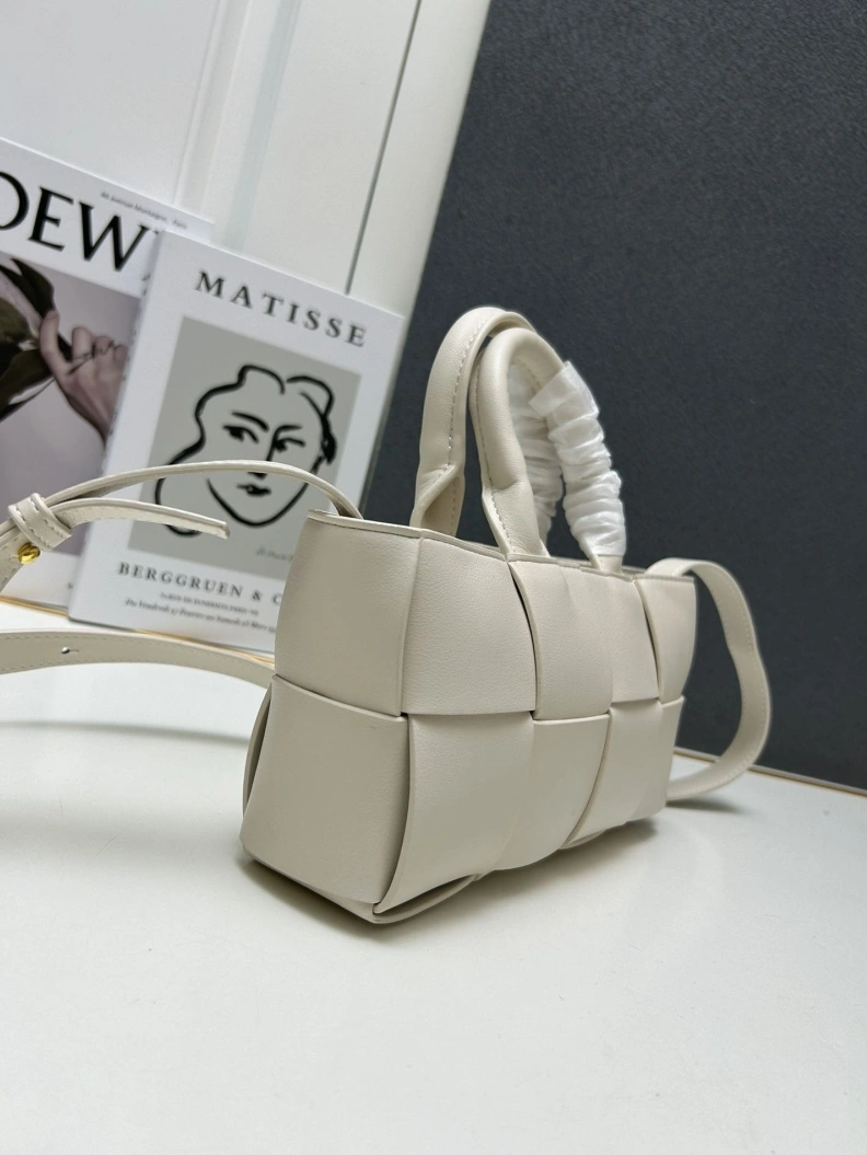 EyeCatching BX Top Handle Bags 79915