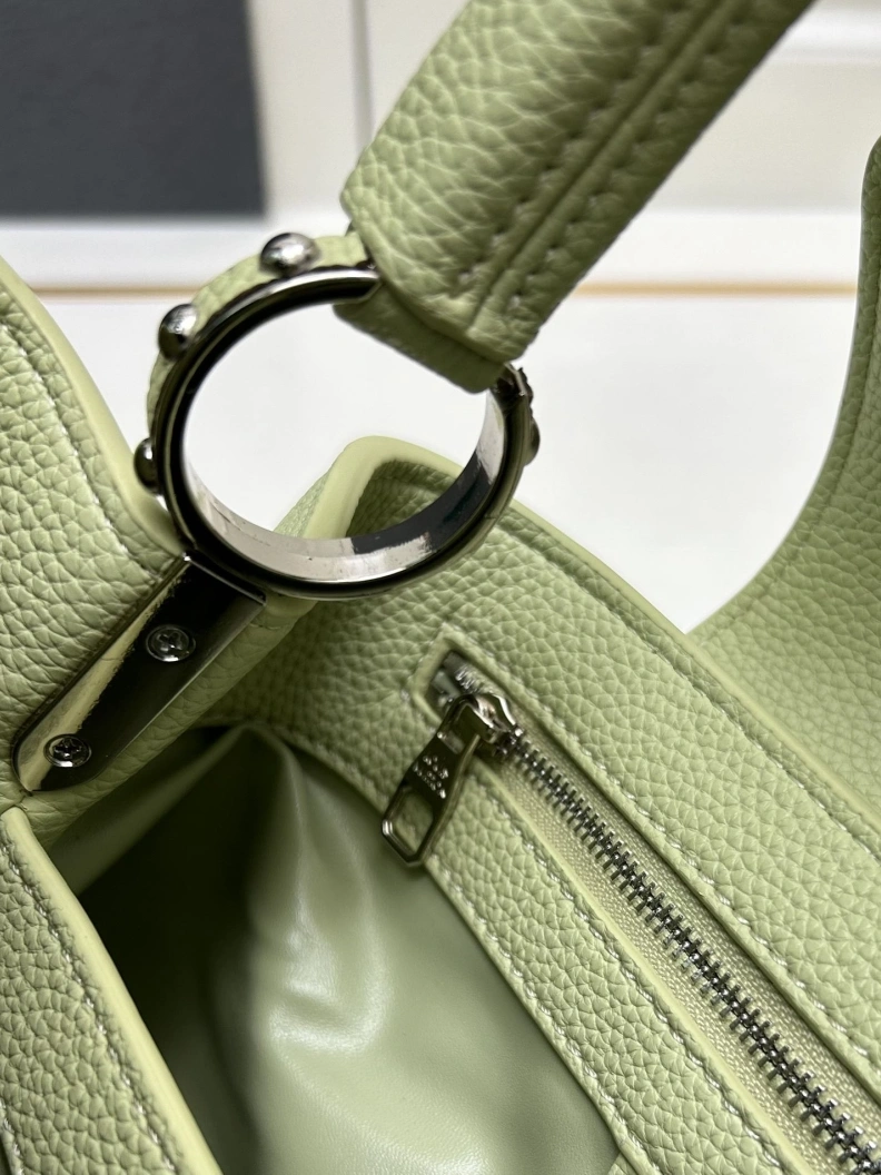 Flexible LX Caxucines Bags 23676