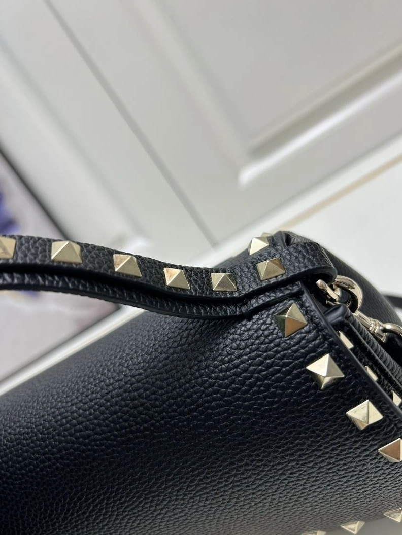 Vibrant Vxlxntino Handle Bags 79218