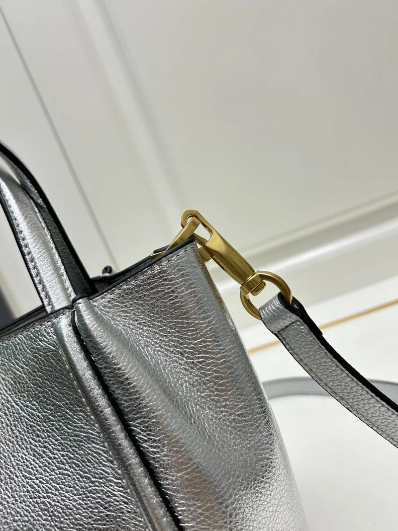 Functional Vxlxntino Handle Bags 79207
