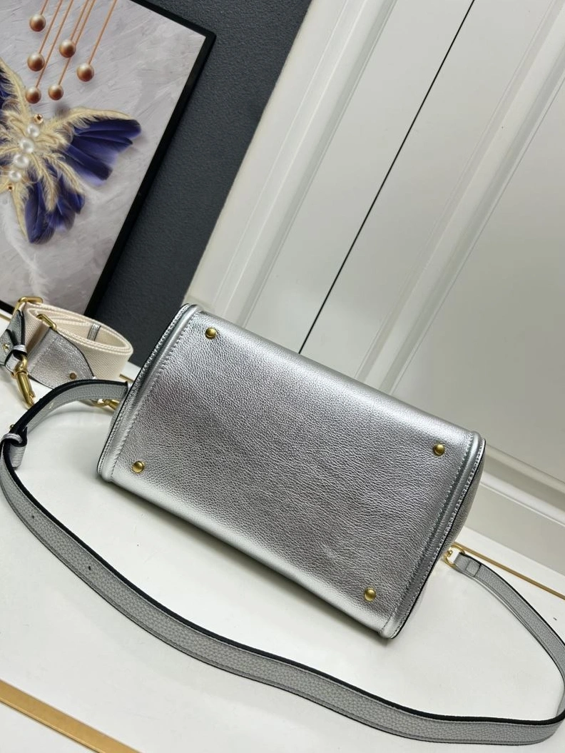 Functional Vxlxntino Handle Bags 79207