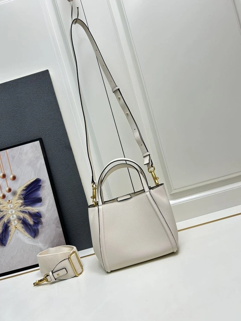 Bold Vxlxntino Handle Bags 79185