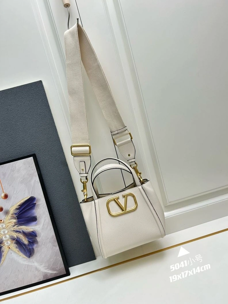 Bold Vxlxntino Handle Bags 79185