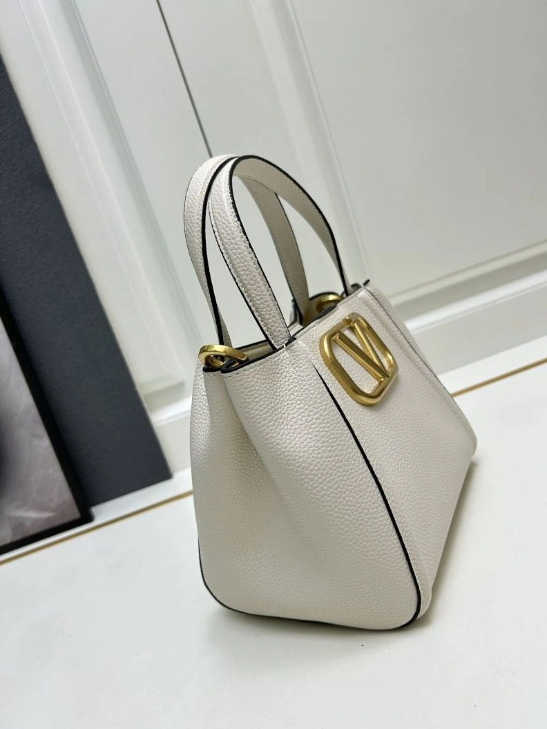 Bold Vxlxntino Handle Bags 79185