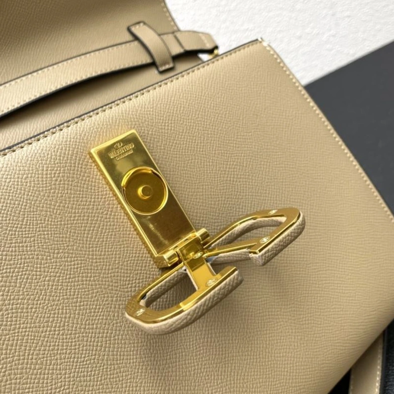 Breathable Vxlxntino Handle Bags 79172