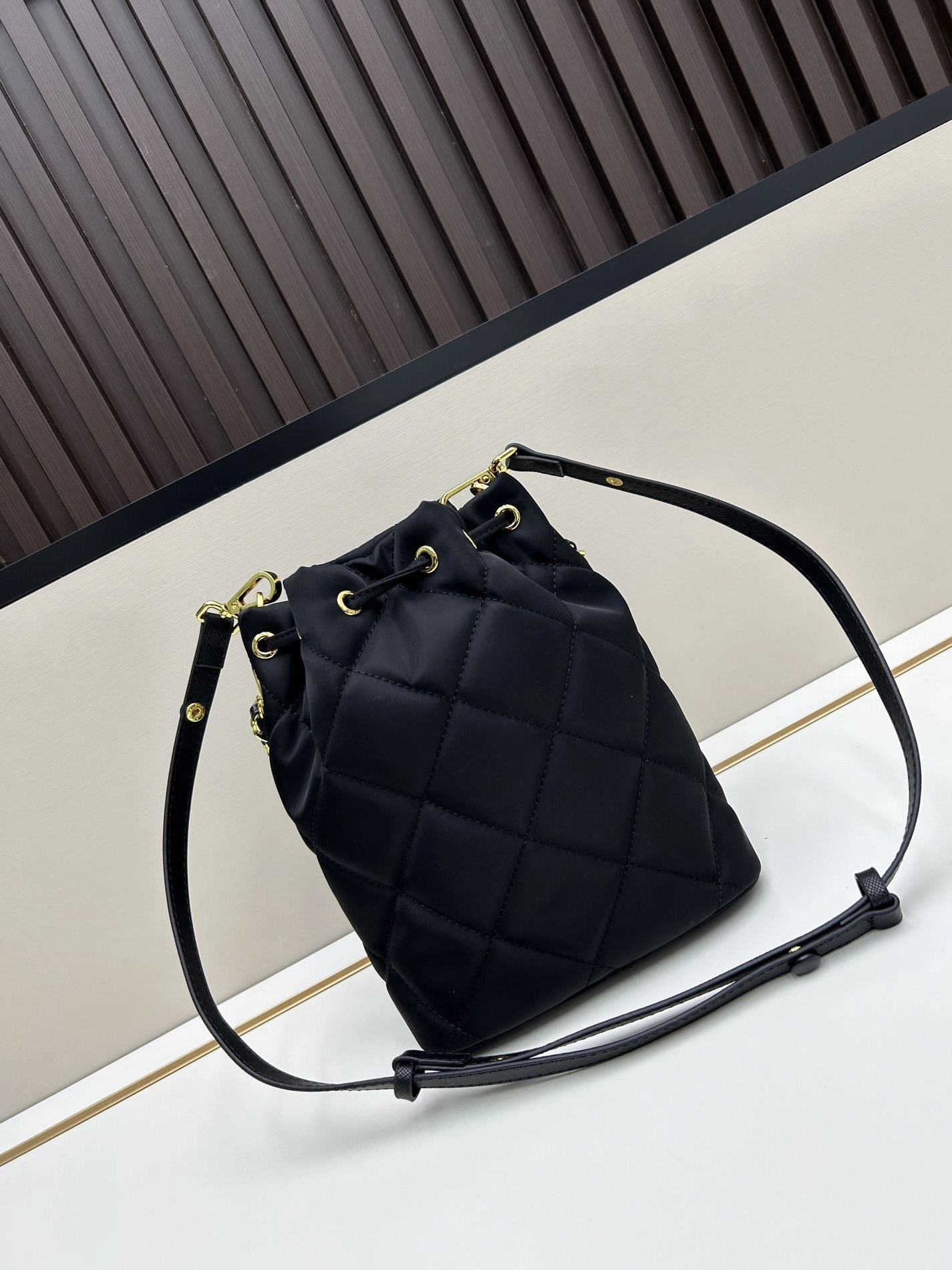 Sleek Prxdx Bucket Bags 60060