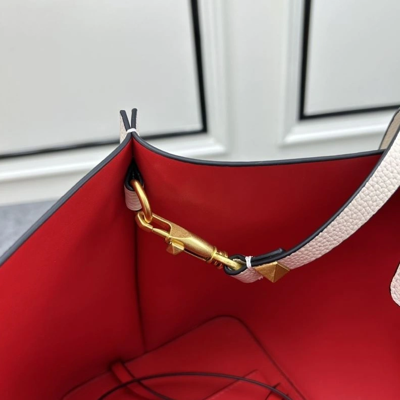Resilient Vxlxntino Shopping Bags 78841