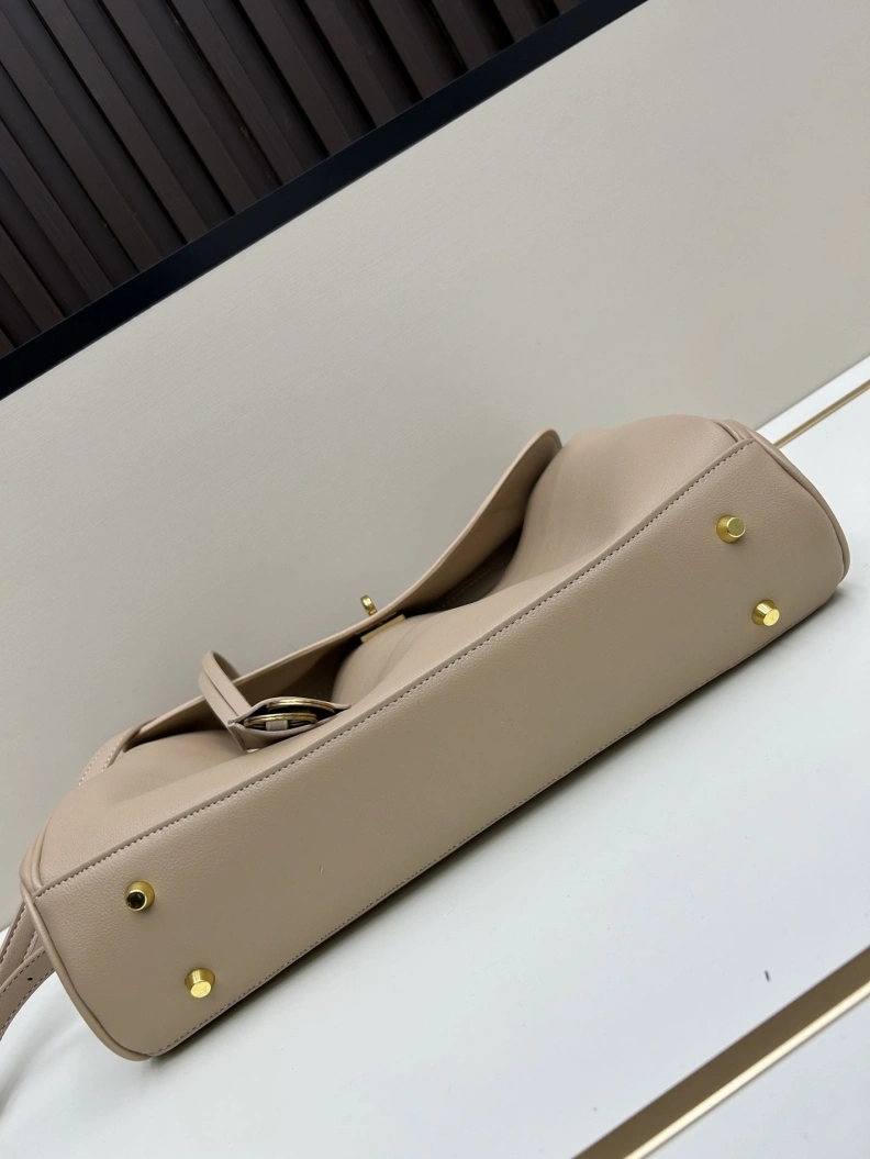 UrbanStyle Bxlxnciaga Top Handle Bags 80444