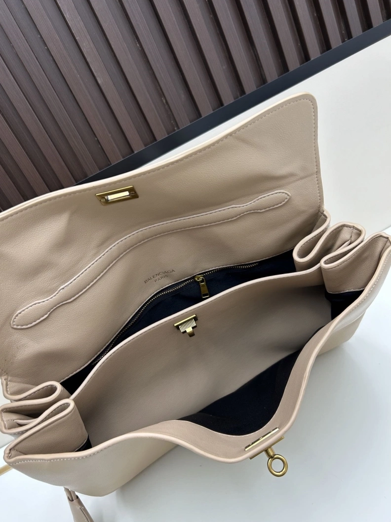 UrbanStyle Bxlxnciaga Top Handle Bags 80444